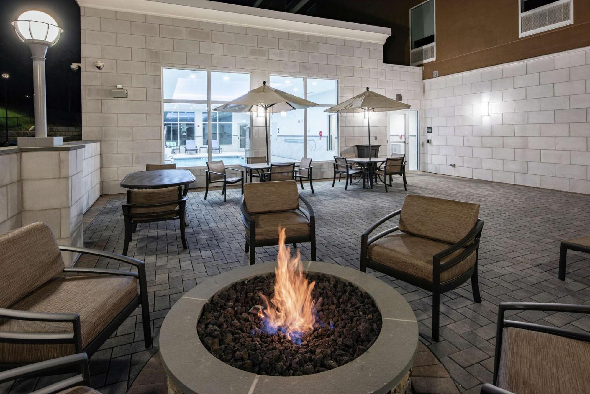 Hampton Inn & Suites Rocky Hill - Hartford South Exterior foto